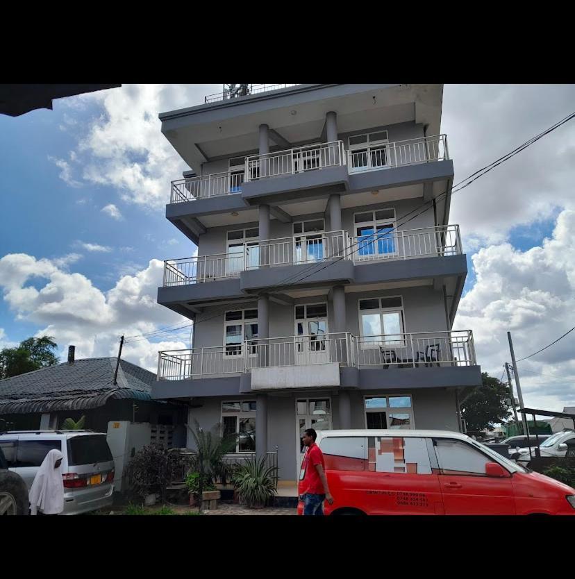 San Diego Hotel & Bar Dar es Salaam Exterior photo